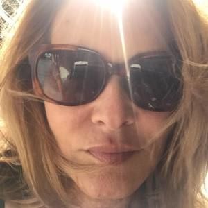 Meet your Posher, Desiree